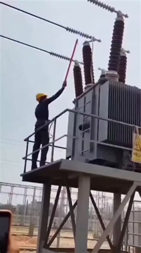 Transformer Explosion – A high-risk fault event unfolding in seconds. This footage captures the unpredictable, explosive, and extremely hazardous nature of power grid faults and severe lightning… | Henry Gao