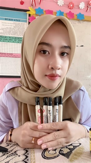 Hanya hari tertentu kelima spidol keluar dari kandangnya🤣 Ada yg bisa tebak keluar pas mapel apa?😜 | Indah Purnama Sari