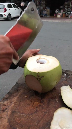 Fresh coconut cutting skill! #shorts #explore #fruit #streetfood #coconut