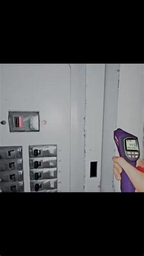 Phasmo is not scary.... #tiktoklive #fyp #phasmophobiagame #phasmophobia #