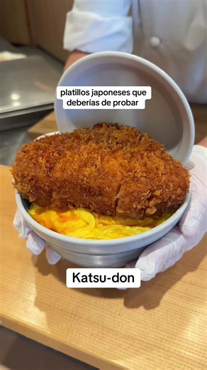 Milanesa de Cerdo sobre Arroz y Huevo al Estilo Katsu-don