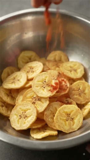 🍌 Making Crispy Homemade Banana Chips💕 #bananachips #snacks #foodasmr