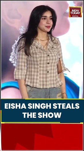 Eisha Singh's Glamorous Look at Tum Mere Ho Premiere | Latest Entertainment News #bollywood
