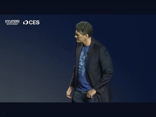 Boston Dynamics gave a glimpse at the next version of its Atlas robot at #CES2026, and its predecessor made up for its lack of movement. And now, we know they'll be powered by Google DeepMind AI: https://tcrn.ch/4qGMrFs | TechCrunch