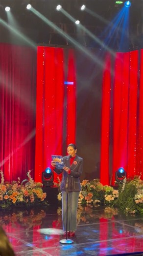 Kapuso Shorts: GMA Network SVP Atty. Annette Gozon-Valdes graces ‘It’s Showtime Awaaard!'