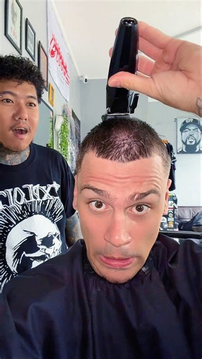 MY FIRST BUZZ CUT HAIRCUT💇🏻‍♂️🤫🧏🏻‍♂️💀#haircut #hairstyle #buzzcut #shelove #challenge