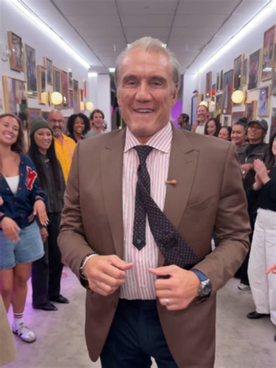 Dolph Lundgren walking down the Spirit Tunnel - Who is it?