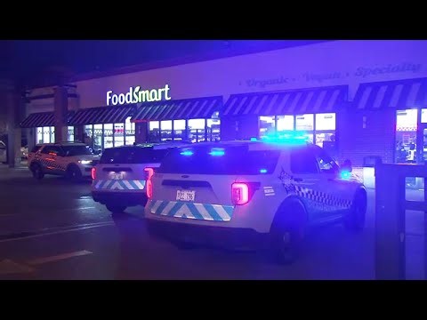 3 rob Logan Square convenience store, hit employee: CPD