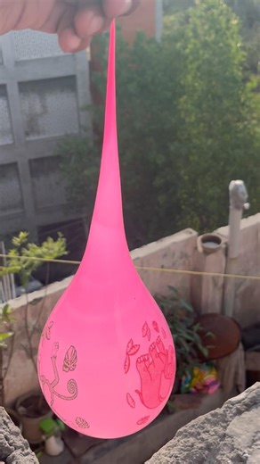 Experiment: Will a water balloon explode when it rolls down from a tall building?💥🎈#satisfying