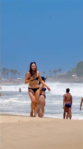 🇧🇷 Ipanema Beach A Beautiful Day
