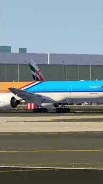 Boeing 777 CLOSE-UP Takeoff