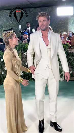 Chris Hemsworth Arrives in the Spotlight With His Lovely Wife Elsa Pataky 💕💪 #chrishemsworth