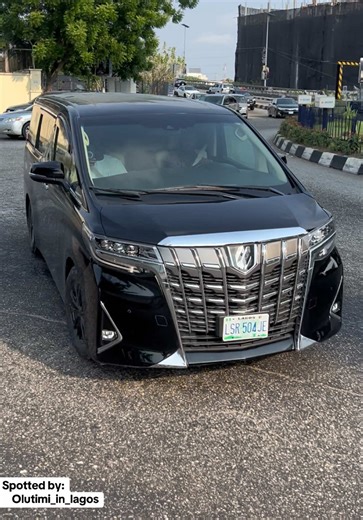 Meet the Billionaires on the Streets of Lagos