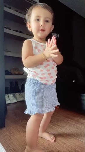 #fyp #foryourepage siging clap man siya. #Shorts #sofialouiseandres