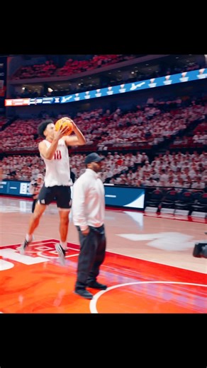 WR Quinn Clark won the Nebraska Football dunk contest championship with this 🔥 dunk 🤩 | Big Ten Network