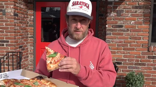 Dave Portnoy gives big score to pizzeria after they accidentally caused bomb scare at his house