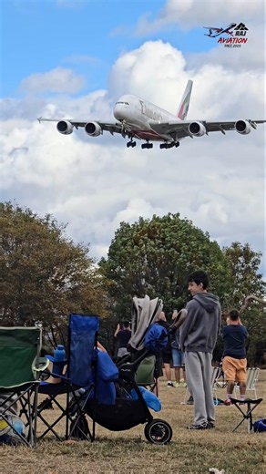 A True SKY GIANT Taking Over The Scene..!😳 Emirates Airbus A380 🇦🇪✈️👑 #emirates #airbusa380