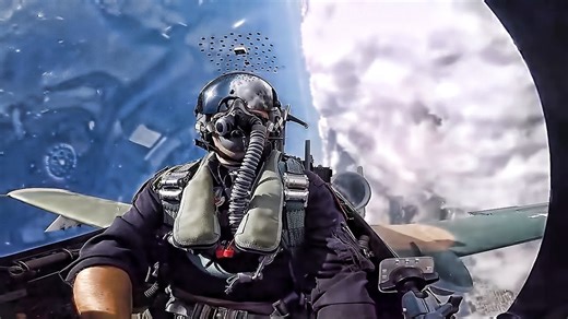 A-10 Thunderbolt II • Jam & roll • Pilot view