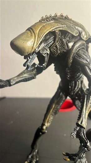 The chrysalis alien NECA FIGURES￼