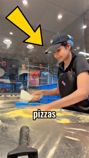 How Domino’s Makes Pizza So Fast 😱