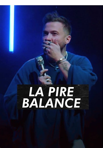 Elle balance son pote en plein spectacle Vous pensez qu’il l’aurait bien pris si il était là ? Blague ou pas, c’était archi drôle ! Dans un spectacle d’humour, tu ne peux pas imaginer un meilleur moment pour un humoriste. Tout y est : la surprise, le choc, les blagues et LA BALANCE. Encore un moment incroyable avec un public de fous. Meric Grenoble pour ce summum archi blindé, je reviens très bientôt c’est promis. #humour #standup #humoriste #spectacle #comedy