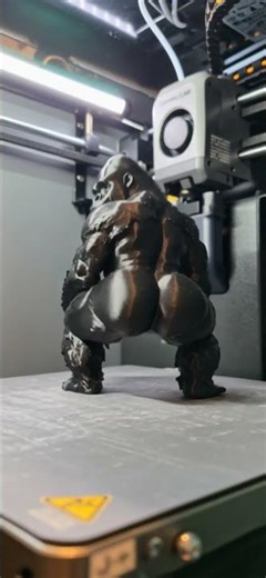 3D Printed Gorilla With A Gyatt Twerking!
