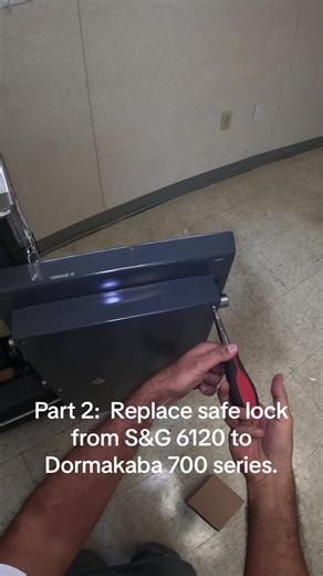 Part 2: Replace safe lock from S&G 6120 to Dormakaba 700 series. #upgrade #safelock #dormakaba #electroniclock