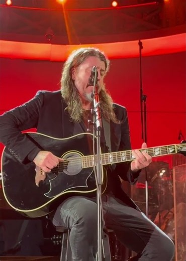 Foo Fighters - Razor Live w/Orchestra from front row (Hollywood Bowl, 8/22/26) #foofighters #live