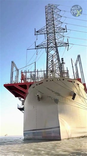 Can a Ship Really Power an Entire City? 😳⚡
