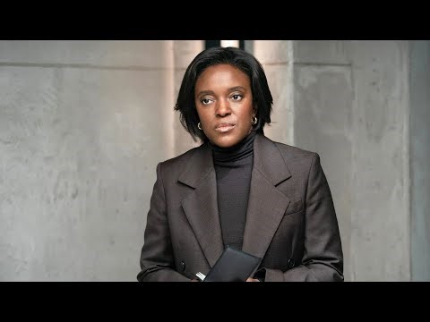 Krys Marshall Stuns in Bump-Hugging Gown at Critics Choice 🤰✨