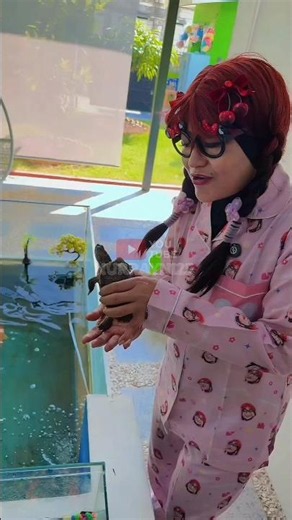 FEEDING THE TURTLES AND FISH | NURRAYNI25