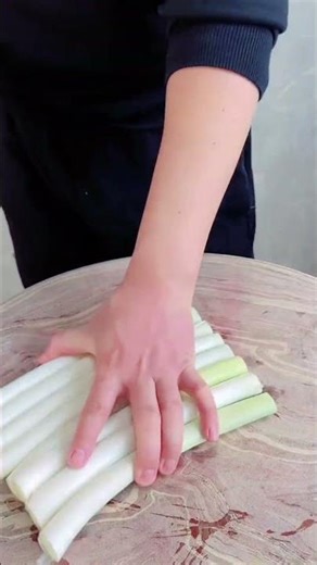 Spring Onion Cutting Trick . #festivewithshorts