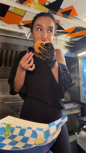 No one is here to watch her make spaghetti https://t.co/AID4w5kLOb