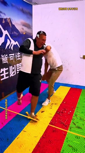 🤣 Screaming Chicken Challenge Gone Wild! Funny Video 😂 #FunnyVideo #ComedyChallenge