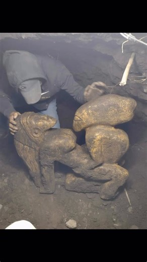 This strange alien breeding statue was unearthed, questioning the narrative we have all be taught: