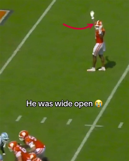 #Clemson had to settle for a FG before the half instead 😬 #footballtiktok #cfb