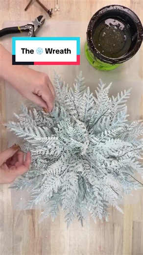 DIY Snowflake Wreath for Christmas - Easy Holiday Craft