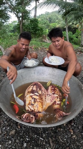 Eating Giant Squid Soup! 🦑🔥