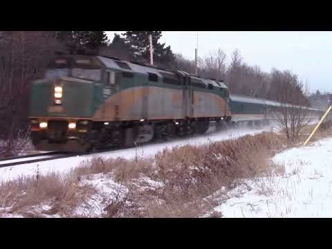 Via-Rail 15 ( VIA 6410 & VIA 6413 ) Rimouski Qc ( Mont-Joli SUB M.P 126.13 )