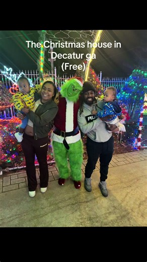 Went to go visit the Christmas house in Decatur ga it it free definitely family friendly the black Santa and Mrs clause and grinch was there #christmasdecor #christmashouse #decaturga #holidayhouse