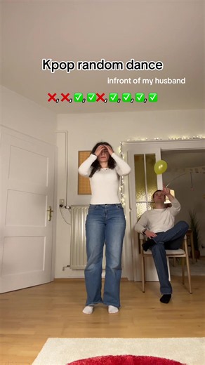Kpop Random Dance Challenge: Dancing in Front of My Husband 😌