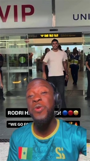 King Lou Senegalese TikTok in Barcelona — Lamine Yamal