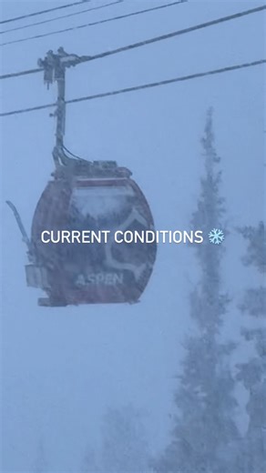 Live conditions update from the top of Aspen Mountain: not much to see, plenty to ski ❄️ Only 1” was reported overnight but Ullr opened to faucet and up to 6” is now sitting on the snow stakes—with buckets more coming down. This weekend will be amazing skiing on the most acreage open in Colorado (and Utah!) at Aspen Snowmass. 🤳 @jonboylou | Aspen Snowmass