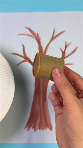 🎨 Watch Mom Turn Toilet Paper Rolls Into ART! 🤩