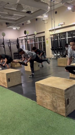 Barefoot speed training - add these workouts for growing athletes #subscribe #barefoottraining #yt