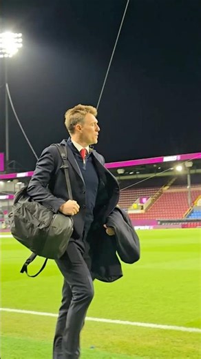 United Arrive At Turf Moor! 🏟️