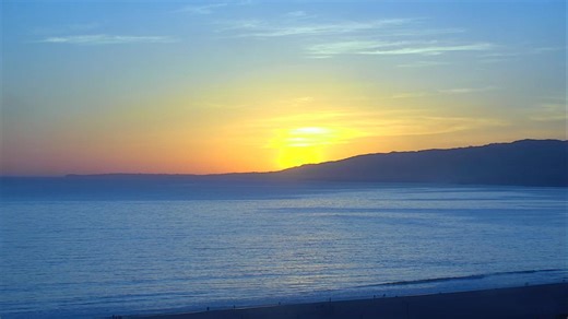 Santa Monica Beach Cam - watch the pier and sunsets live | Explore.org