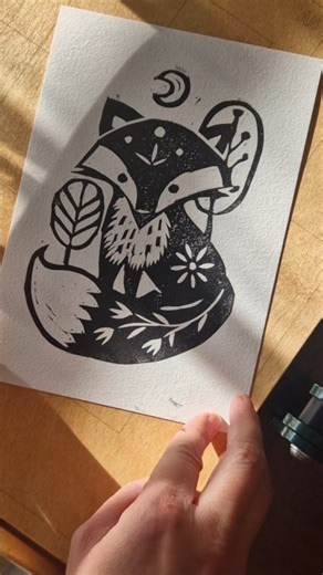 Alexandra Rybova / Linocut artist on Instagram: "Printing nature 🌿 Hand-printed linocut leaves, inspired by organic shapes and quiet moments. Each print is unique, just like the leaves themselves. Slowing down through printmaking and texture. #linocut #linoprint #printmaking #handprinted #botanicalart"