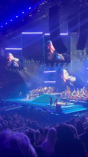 HELP - Kate Ceberano #johnfarnham #concert #livinglegend #rodlaverarena #beatles