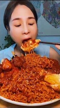 Asmr:Delicious😋spicy🌶🔥 noodle🍜with spicy🥵skewers 🍢and fried eggs 🍳.#asmr#mukbang#‪@chinesfood9696‬